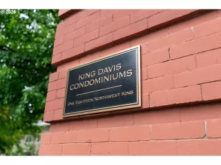 More Details about MLS # 133982822 : 118 NW KING AVE 21