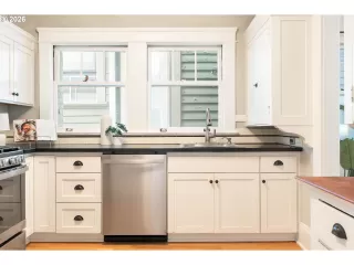 Photo #5: 133982822 Listing 