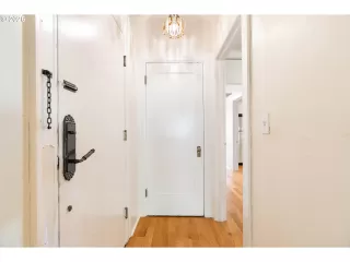 Photo #6: 133982822 Listing 