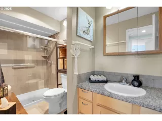 Photo #4: 134305123 Listing