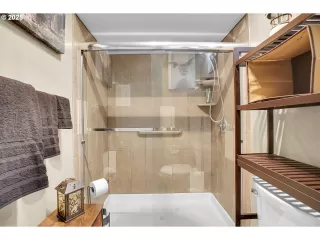 Photo #5: 134305123 Listing