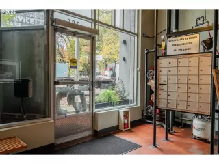 Photo #2: 134395126 Listing