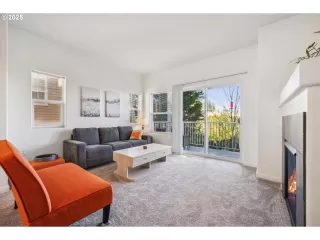 Photo #5: 134400379 Listing 