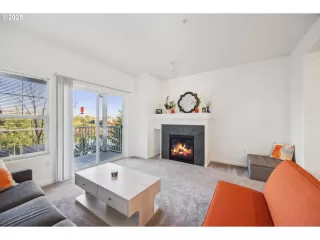 Photo #6: 134400379 Listing 