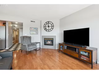 Photo #2: 134689703 Listing