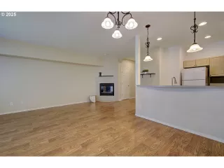 Photo #6: 134838494 Listing