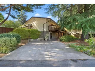 Photo #3: 134969798 Listing 