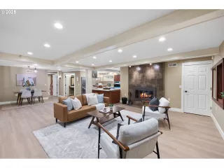 Photo #5: 134969798 Listing 