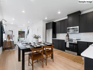 Photo #5: 135007355 Listing 