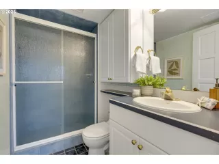 Photo #4: 135408098 Listing