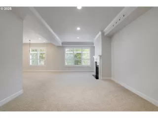 Photo #6: 135454407 Listing