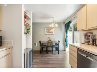 Photo #5: 135653533 Listing