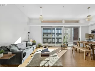 Photo #5: 135701225 Listing 