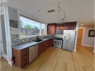 Photo #5: 135709522 Listing 