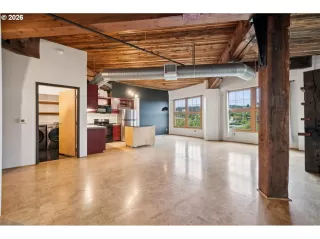 Photo #2: 135719358 Listing