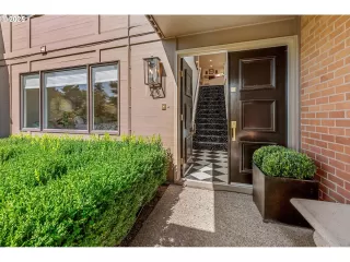 Photo #4: 135777107 Listing 