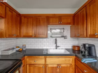 Photo #6: 135919019 Listing 