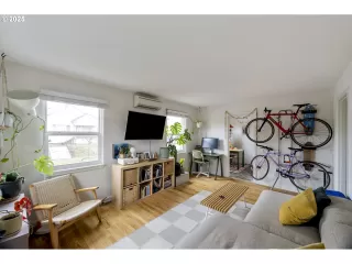 Photo #2: 135961872 Listing