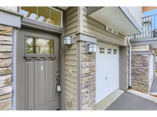 Photo #3: 136217825 Listing 