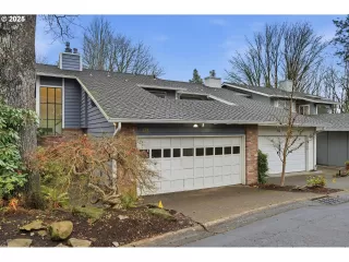 Photo #3: 136656997 Listing 