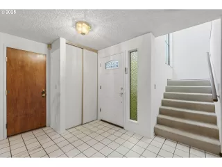 Photo #4: 136656997 Listing 