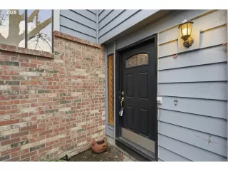 Photo #5: 136656997 Listing 