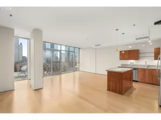 Photo #3: 136780113 Listing