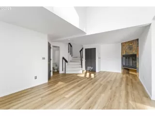 Photo #5: 136785301 Listing 