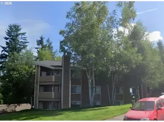 Photo #1: 136936040 Listing