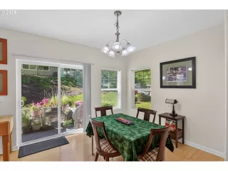 Photo #6: 137239886 Listing