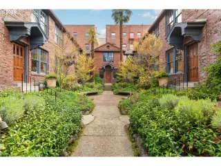 Photo #1: 137442617 Listing