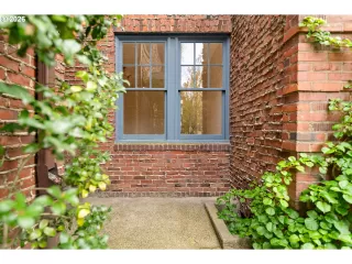 Photo #2: 137442617 Listing