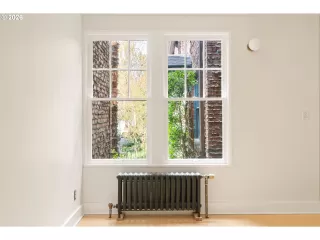 Photo #5: 137442617 Listing