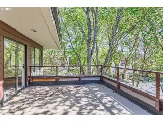 Photo #4: 137462990 Listing