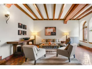 Photo #2: 137533497 Listing 