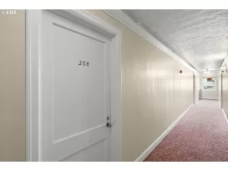 Photo #5: 137533497 Listing 