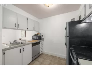 Photo #6: 137629228 Listing 