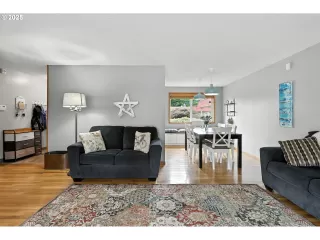 Photo #2: 137926724 Listing 