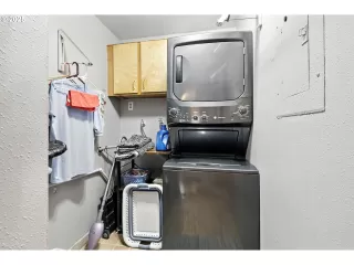 Photo #5: 137926724 Listing 