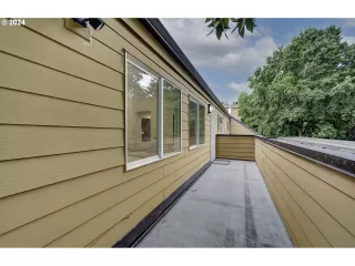 Photo #4: 138704322 Listing