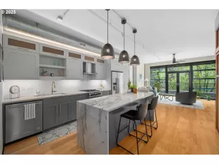 Photo #3: 138846063 Listing