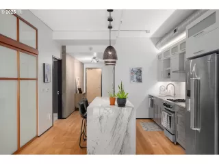 Photo #6: 138846063 Listing