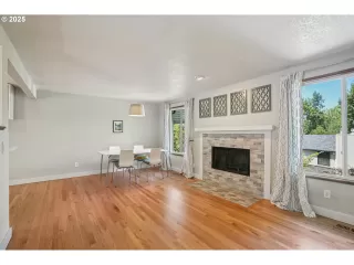 Photo #5: 139096977 Listing