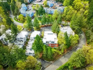 Photo #3: 139860948 Listing