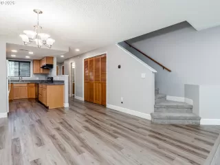 Photo #1: 139875391 Listing