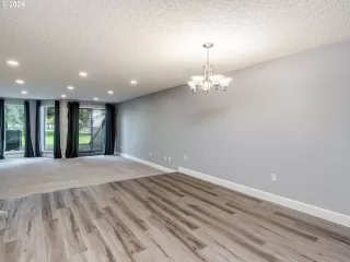 Photo #2: 139875391 Listing