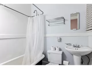 Photo #3: 140690975 Listing 