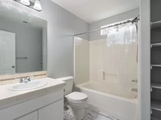 Photo #5: 141280157 Listing 