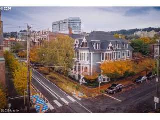 More Details about MLS # 141413780 : 133 NW 18TH AVE 8