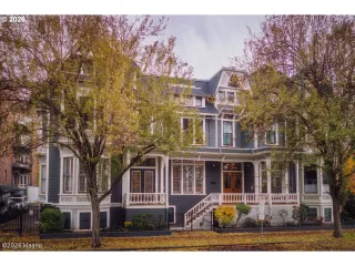 Photo #3: 141413780 Listing